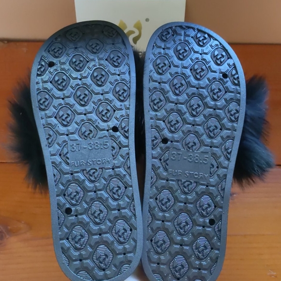 Fox Fur Slides - Picture 5 of 5